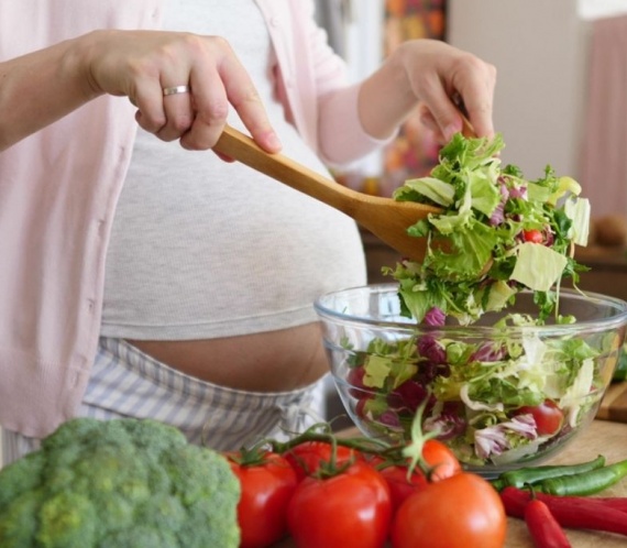 Importance of a Healthy Diet Before and During Pregnancy